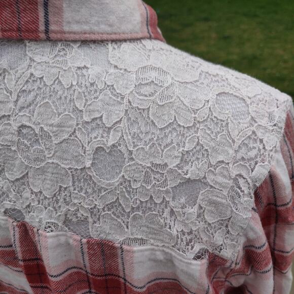 Woman's Size 3X Derek Heart Red Plaid Striped Textured Plus Size Shirt - Picture 6 of 10